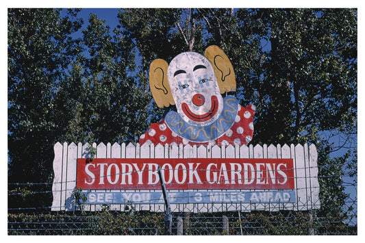 POSTKARTE „STORYBOOK GARDENS“.